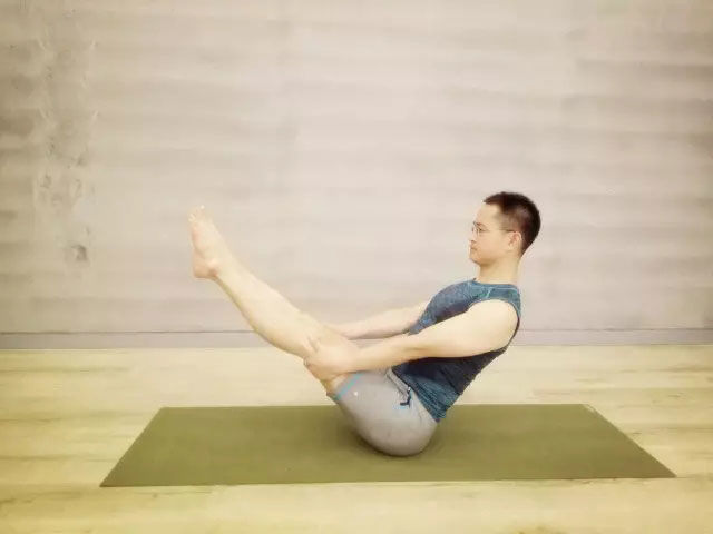 瑜伽体式大全 船式瑜伽动作精讲3