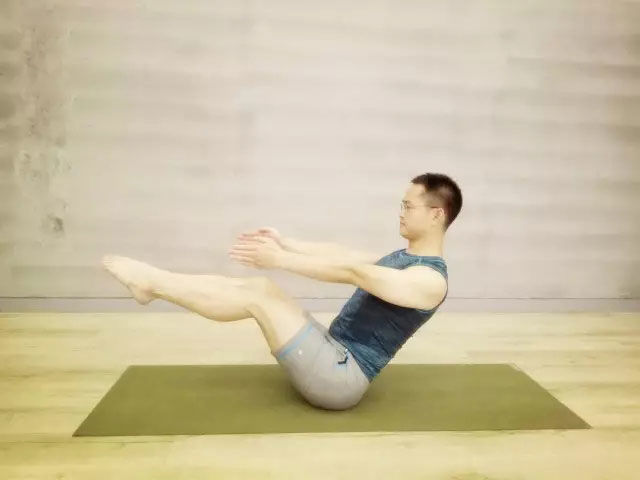 瑜伽体式大全 船式瑜伽动作精讲5